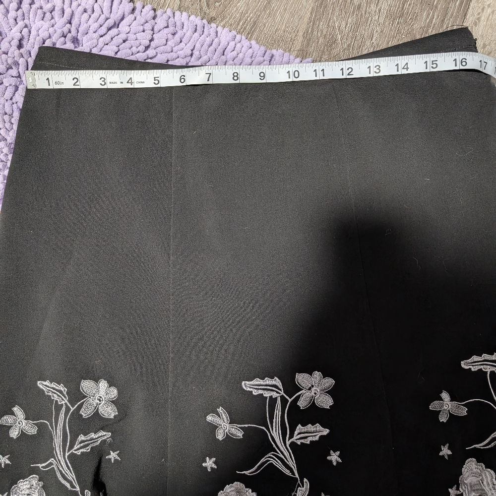 Jessica Black A-Line Skirt with Floral Embroidery - Picture 3 of 3